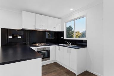 House For Lease - QLD - Park Ridge - 4125 - NO BOND...NO LOCK IN LEASE/CONTRACT... 40+ LIVING  (Image 2)