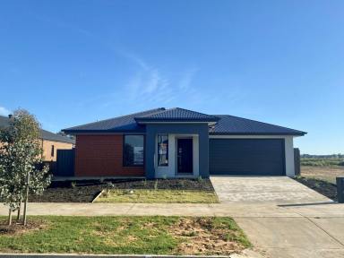 House For Lease - VIC - Echuca - 3564 - Modern Comforts  (Image 2)