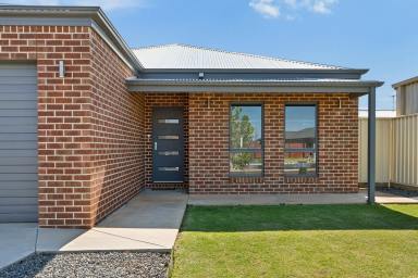 House For Sale - VIC - Mildura - 3500 - Move Straight In.  (Image 2)
