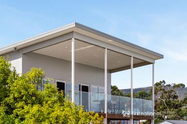 House For Sale - TAS - Alonnah - 7150 - A View to Come Home To  (Image 2)