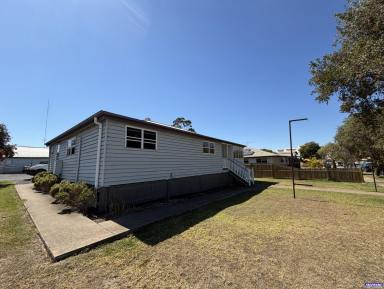 Office(s) For Lease - QLD - Kingaroy - 4610 - Versatile Dual-Building Commercial Office Property with Parking, Solar & Shed (Image 2)