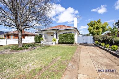 House For Lease - NSW - Dubbo - 2830 - Updated Three Bedroom Cottage in CBD Location (Image 2)