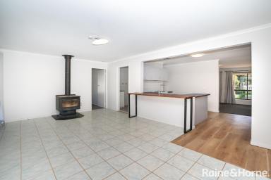 House For Lease - NSW - Collingullie - 2650 - OUT OF TOWN DELIGHT  (Image 2)