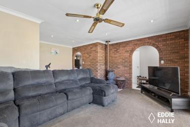 House For Sale - WA - Yangebup - 6164 - Pool Side For Summer Time! (Image 2)