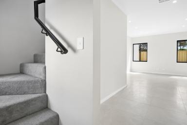 House For Lease - WA - Karawara - 6152 - BEAUTIFULLY DESIGNED  (Image 2)