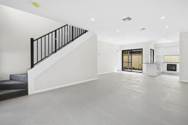 House For Lease - WA - Karawara - 6152 - MODERN LIVING IN THE HEART OF KARAWARA (Image 2)