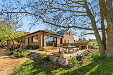 House For Sale - NSW - Taralga - 2580 - Timeless 1878 bluestone masterpiece with barn & studio.  (Image 2)