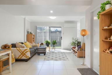 Unit For Lease - QLD - Harlaxton - 4350 - Modern and Secure Townhouse (Image 2)