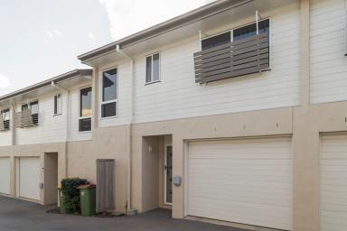 Unit For Lease - QLD - Harlaxton - 4350 - Modern and Secure Townhouse (Image 2)