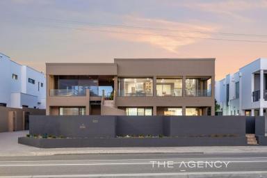 House For Sale - WA - North Beach - 6020 - Limitless Horizons & Outstanding Options! (Image 2)