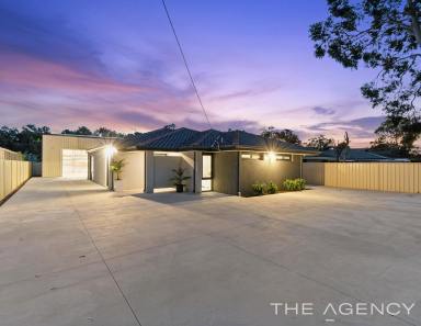 House For Sale - WA - Kenwick - 6107 - GREAT HOME! GREAT WORKSHOP! (Image 2)