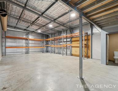 House For Sale - WA - Kenwick - 6107 - GREAT HOME! GREAT WORKSHOP! (Image 2)