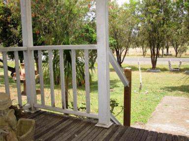 House For Sale - NSW - Mallanganee - 2469 - ROUGH DIAMOND  (Image 2)