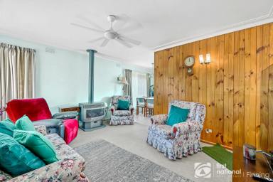 House For Sale - VIC - Beaconsfield - 3807 - PERFECT FOR DEVELOPMENT OR TO BUILD SPECIALIST SUITE'S (STCA)  (Image 2)