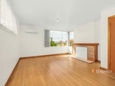 House For Lease - TAS - West Ulverstone - 7315 - Big Backyard, Easy Living  (Image 2)