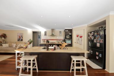 House For Sale - NSW - Tumut - 2720 - Quality Living!  (Image 2)