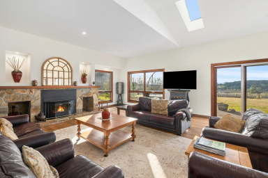 House For Lease - NSW - Exeter - 2579 - Stylish countryside retreat (Image 2)