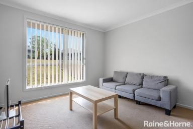 House For Sale - NSW - South Nowra - 2541 - Easy Living on Firetail Street  (Image 2)