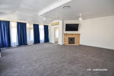 House For Sale - NSW - Inverell - 2360 - CHARM, LOCATION, EXCEPTIONAL SHEDDING  (Image 2)