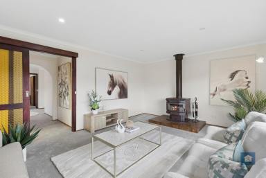 House For Sale - VIC - Colac - 3250 - Comfortable Living with Space to Enjoy… (Image 2)