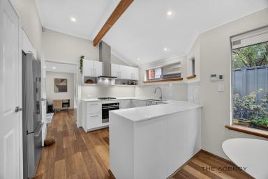 House For Sale - WA - Brentwood - 6153 - Beautifully Renovated in a Coveted Dual School Zone  (Image 2)