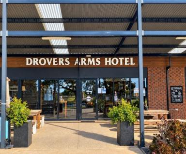 Business For Sale - VIC - Bendigo - 3550 - Drovers Arms Hotel - Freehold & Going Concern | Goornong (Image 2)