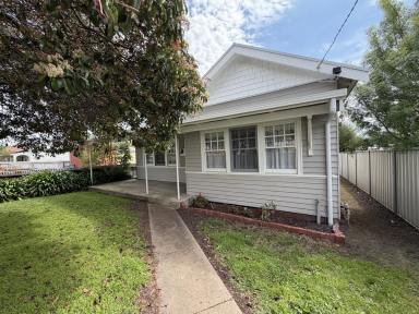House Leased - VIC - Hamilton - 3300 - Recently Renovated 3-Bedroom Home Close to the CBD (Image 2)