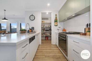 House For Sale - NSW - Thurgoona - 2640 - READY TO ENJOY FROM DAY ONE  (Image 2)