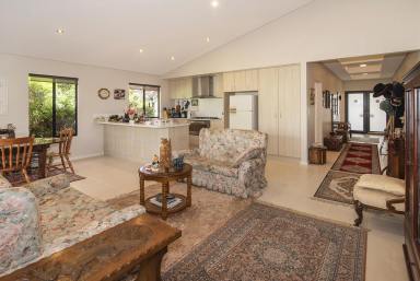 House For Sale - WA - Margaret River - 6285 - GARDEN DELIGHT  (Image 2)