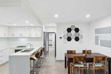 House For Sale - WA - Westminster - 6061 - MODERN LOW MAINTENANCE PARKSIDE LIVING!  (Image 2)