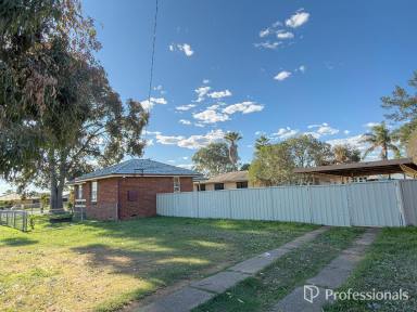 House For Sale - NSW - West Tamworth - 2340 - 3 Bedroom House - West Tamworth (Image 2)