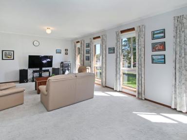 House For Sale - VIC - Bairnsdale - 3875 - Superb West Bairnsdale Home  (Image 2)