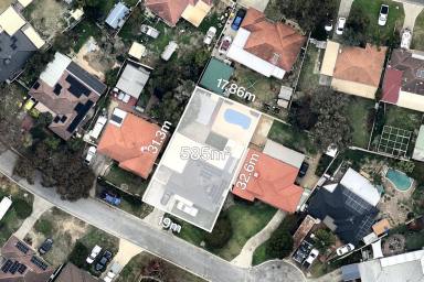 House For Sale - WA - Middle Swan - 6056 - A Home With All OF The Extras  (Image 2)