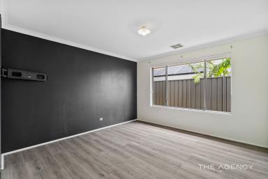 House For Sale - WA - Lakelands - 6180 - Spacious Family Living with Endless Potential!  (Image 2)