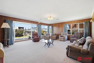 House For Sale - TAS - Turners Beach - 7315 - SPACIOUS FAMILY HOME IN POPULAR TURNERS BEACH  (Image 2)