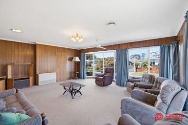 House For Sale - TAS - Turners Beach - 7315 - SPACIOUS FAMILY HOME IN POPULAR TURNERS BEACH  (Image 2)
