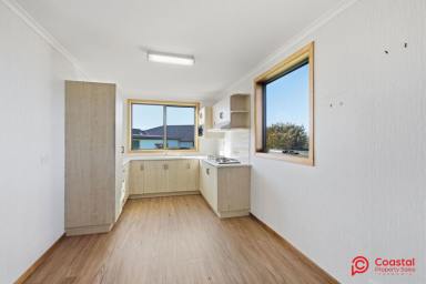 House For Sale - TAS - Sulphur Creek - 7316 - FIRST HOME OWNER OR INVESTOR!  (Image 2)