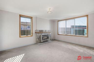House For Sale - TAS - Sulphur Creek - 7316 - FIRST HOME OWNER OR INVESTOR!  (Image 2)