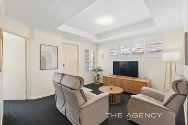 Unit For Sale - WA - Hillarys - 6025 - Light, Bright and Lovely!  (Image 2)