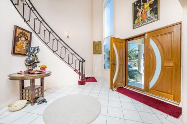 House For Sale - WA - Iluka - 6028 - A GRAND RESIDENCE IN A BLUE CHIP LOCATION!  (Image 2)