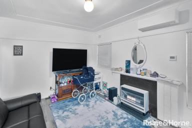 House For Lease - NSW - Mount Austin - 2650 - LOW-MAINTENANCE HOME WITH POWERED SHED  (Image 2)