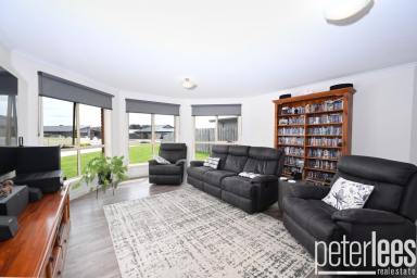 House For Sale - TAS - Latrobe - 7307 - Space, Style and Functionality in the Heart of Latrobe  (Image 2)