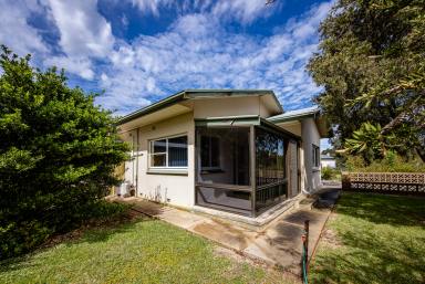 House For Sale - SA - Naracoorte - 5271 - Neat stone home with solid stone shed  (Image 2)