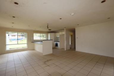 House For Sale - QLD - Macleay Island - 4184 - A Renovator’s Opportunity on 701m² – Bring Your Vision to Life  (Image 2)