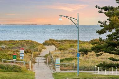 Townhouse For Sale - WA - Safety Bay - 6169 - Front-Row Beach Retreat  (Image 2)