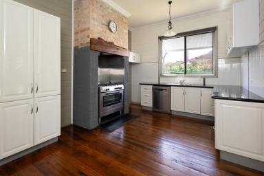 House For Sale - VIC - Hamilton - 3300 - Charming residence in enviable location (Image 2)