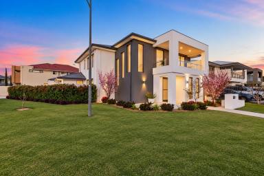 House For Sale - WA - Waterford - 6152 - Custom Built Home in a Private Riverside Position  (Image 2)