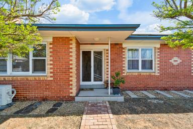 House For Sale - VIC - Mildura - 3500 - Conveniently located double brick home!  (Image 2)