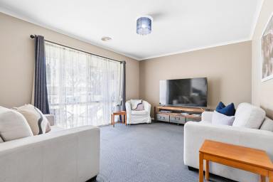 House For Sale - VIC - Mildura - 3500 - A Quiet Court Setting With Plenty Of Space  (Image 2)