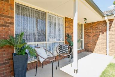 House For Sale - VIC - Mildura - 3500 - A Quiet Court Setting With Plenty Of Space  (Image 2)